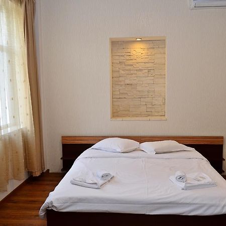 Guest House Anelim ヴェリコ・タルノヴォ エクステリア 写真