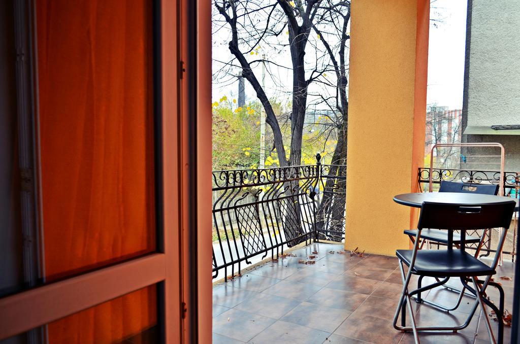 Guest House Anelim ヴェリコ・タルノヴォ エクステリア 写真